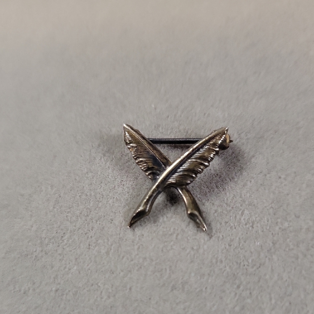 Vanguard Crossed Quill Feathers 925 Pin